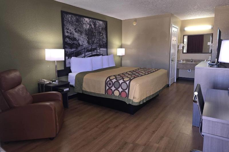 King Room - Non-Smoking image 1