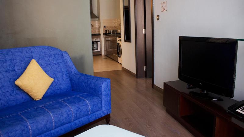 Two-Bedroom Apartment with Marina View image 3