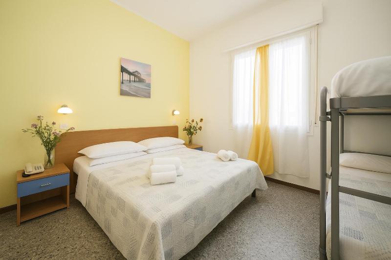 Hotel Eliseo - image 17