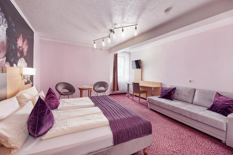 Double Room with River View image 4