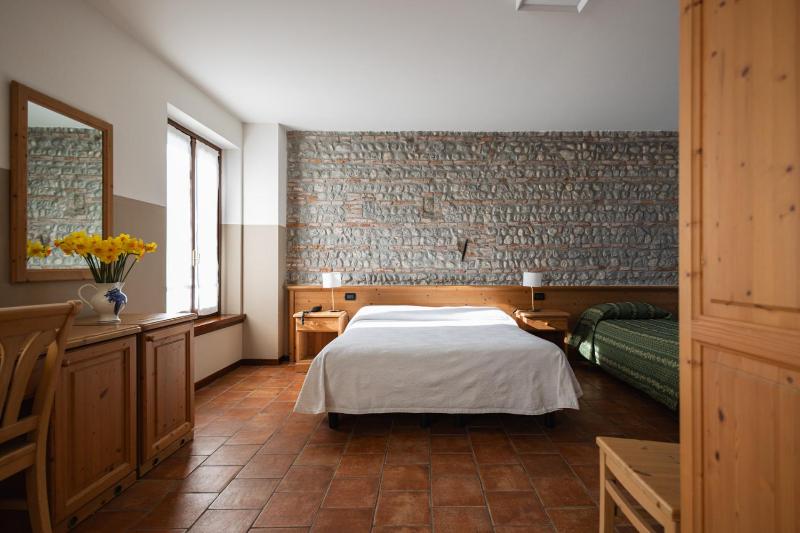 Quadruple Room image 2