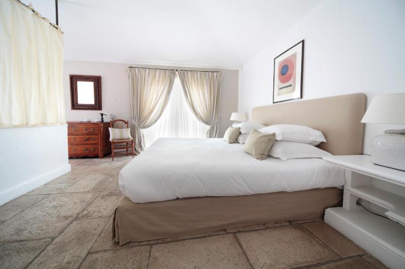 Junior Suite with Balcony image 3