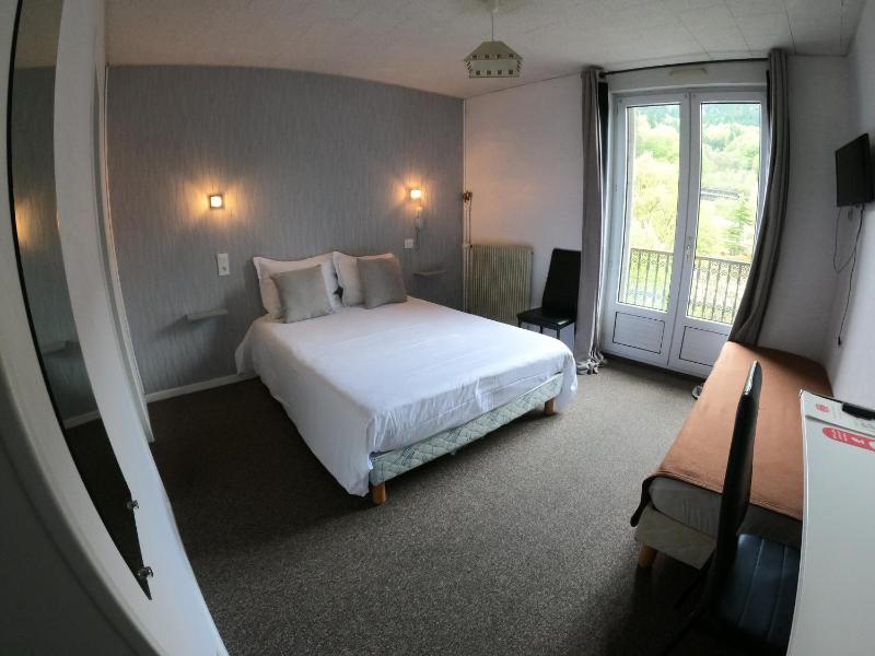 Double Room image 4