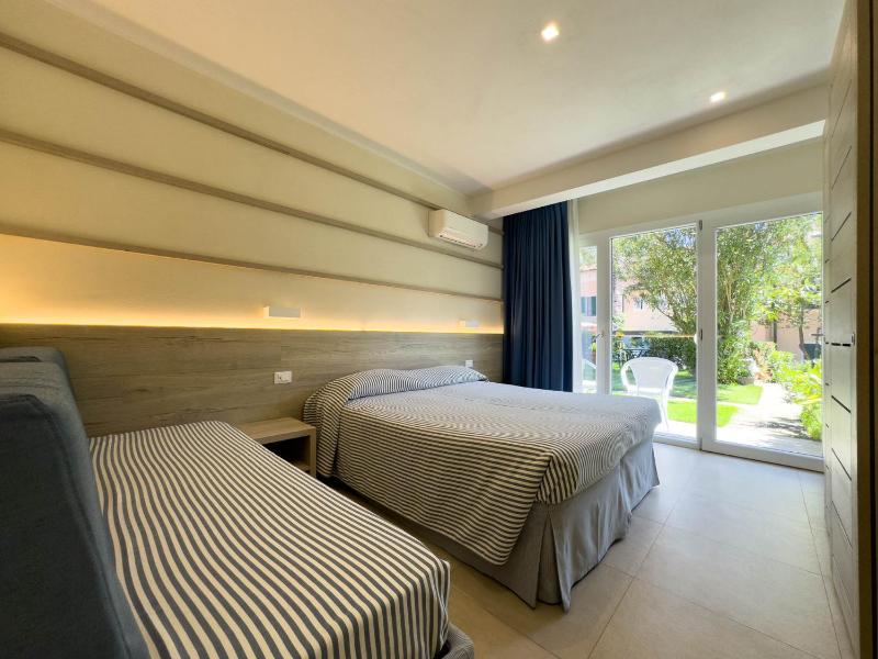 Deluxe Double or Twin Room with Garden View image 2