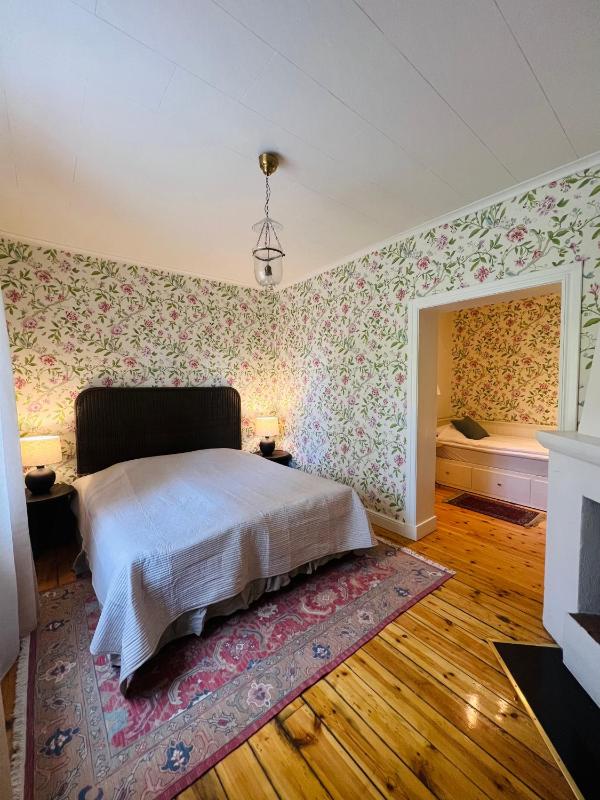 Family Room image 1