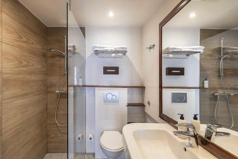 Comfort Twin Room image 2