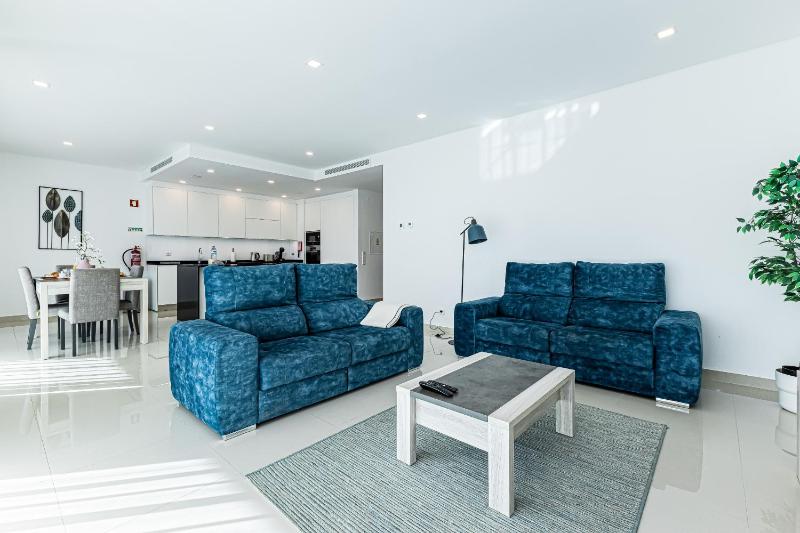 Adega Deluxe 2 Bed Pool and Gym - image 21