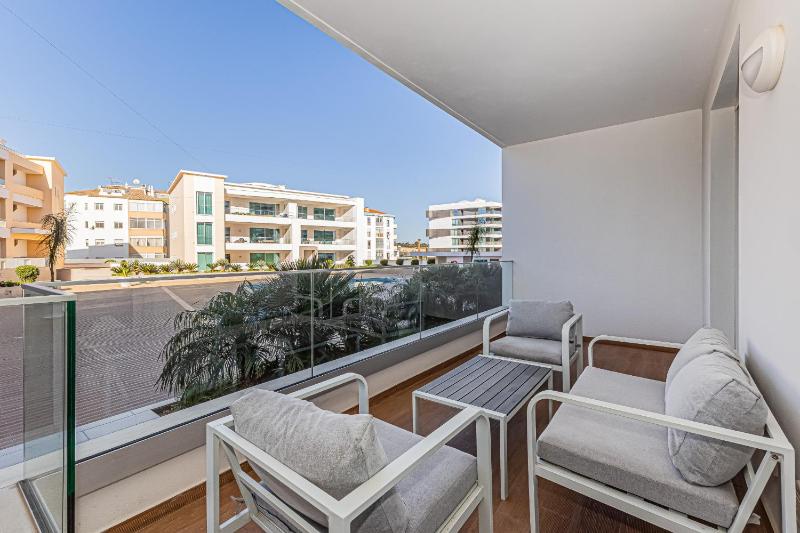 Adega Deluxe 2 Bed Pool and Gym - image 20