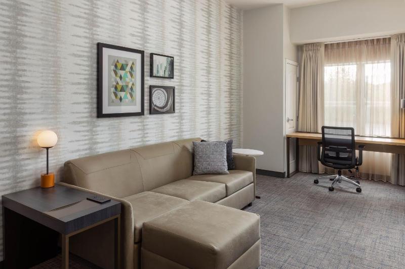 One-Bedroom King Suite with Sofa Bed and Fireplace image 3