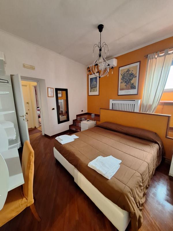 Double or Twin Room image 4
