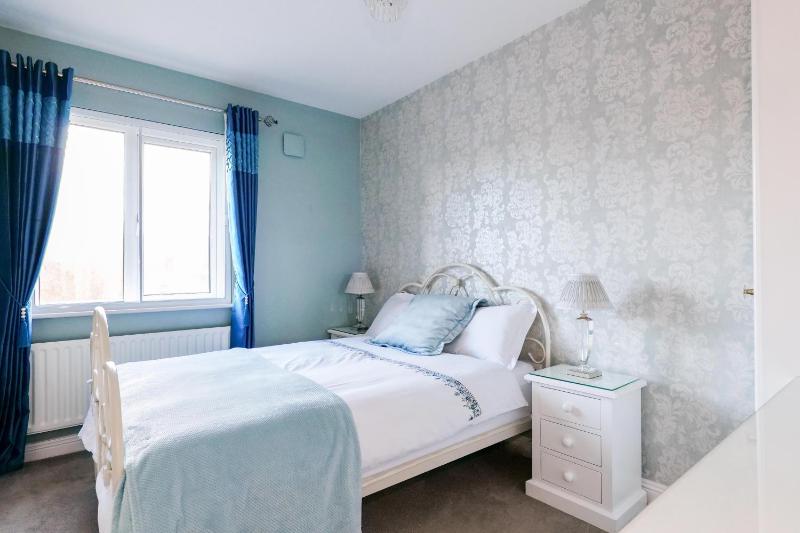 Small Double Room image 1