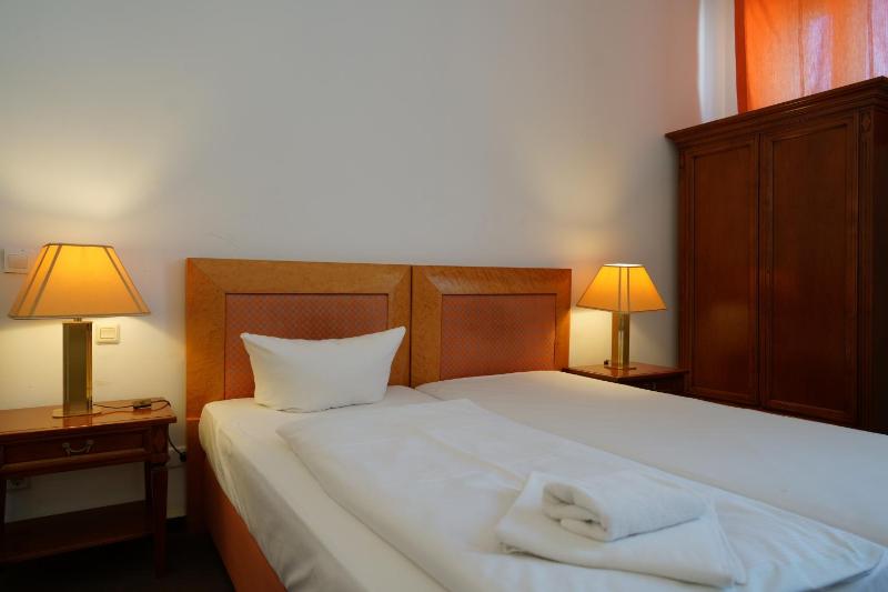 Hotel Ambert - image 9