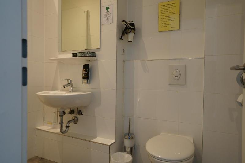 Quadruple Room image 3