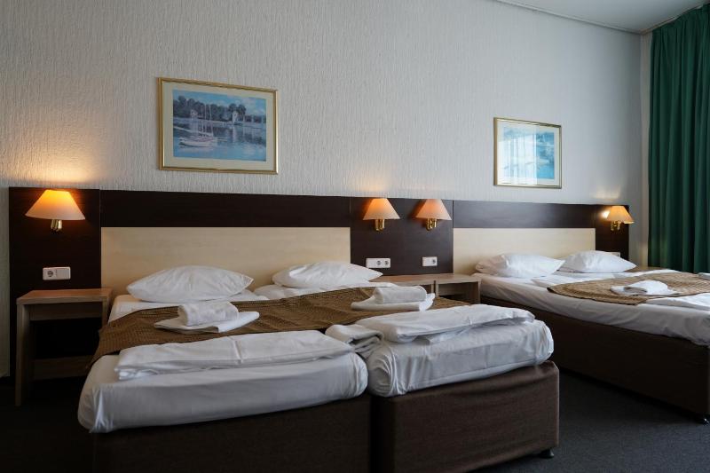 Quadruple Room image 1