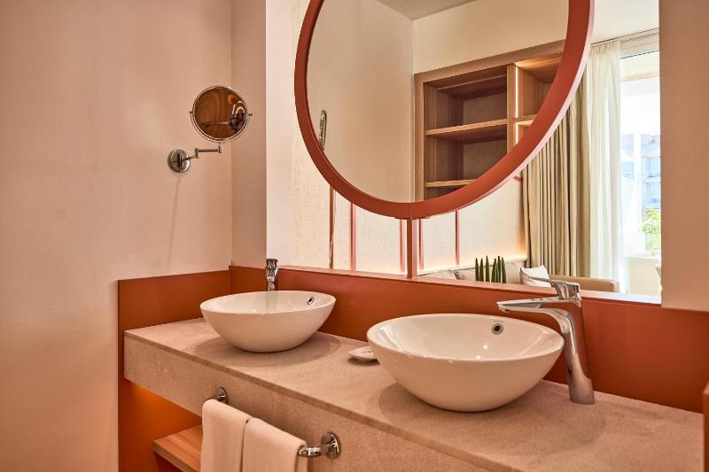 Junior Suite with Private Terrace and Plunge Pool image 3