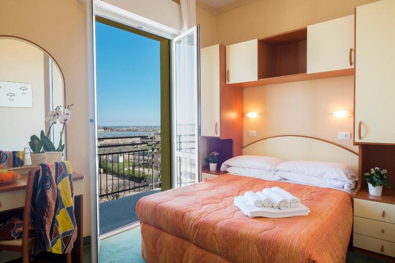 Double Room with Partial Sea View (1 Adult)  image 1