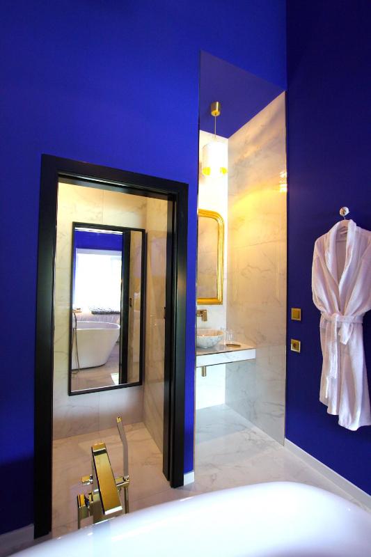 Deluxe Suite with Sea View image 4