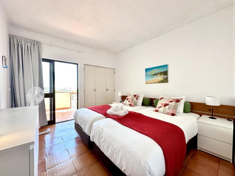 Albufeira Skylight 2 With Pool by Homing - image 7