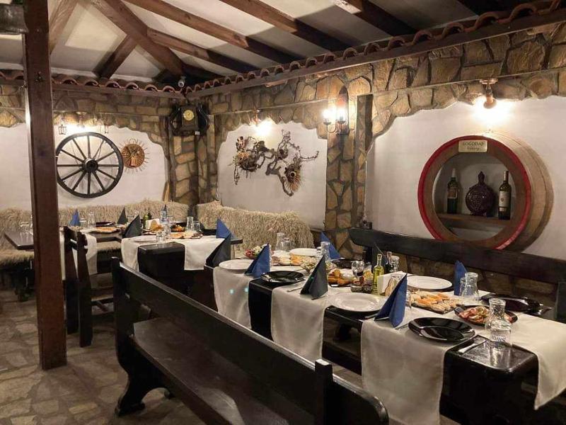 Single Room with Bathroom image 2