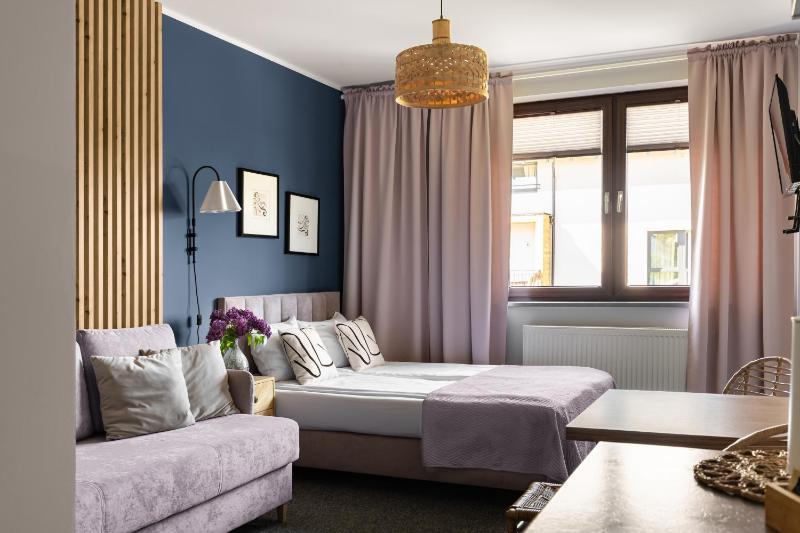 Triple Room with Private Bathroom and Air-Condition image 1