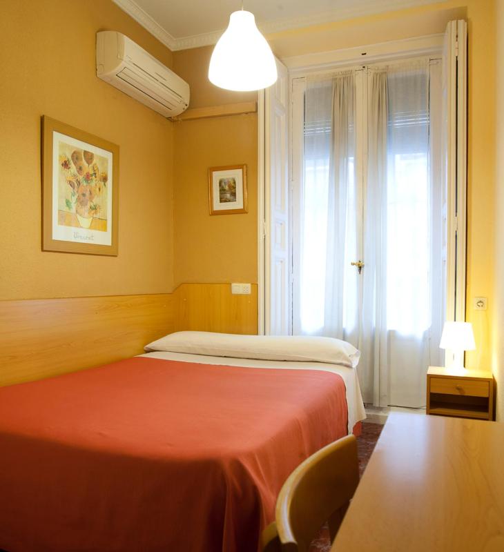 Hostal Prim - image 2