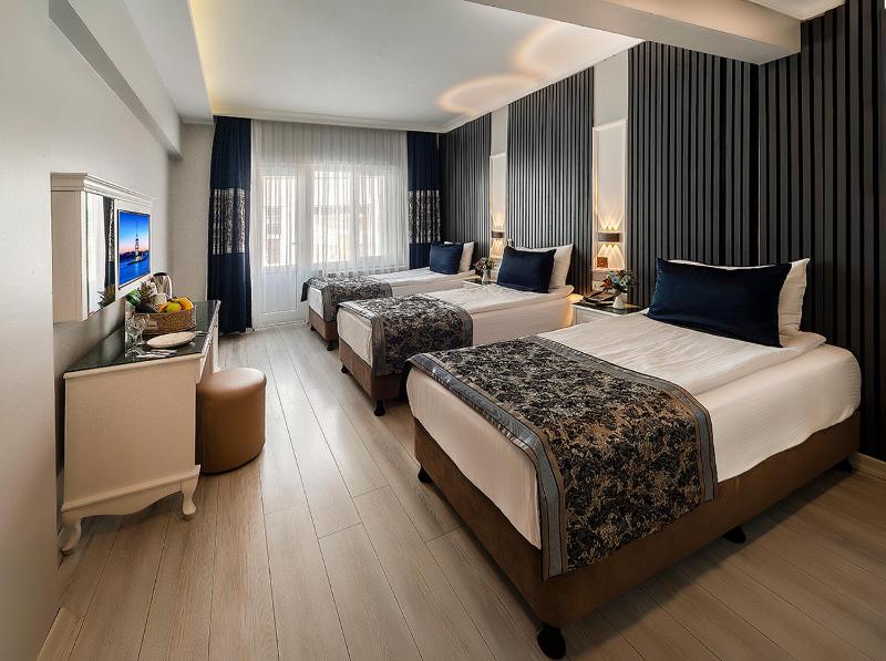 Standard Triple Room image 1