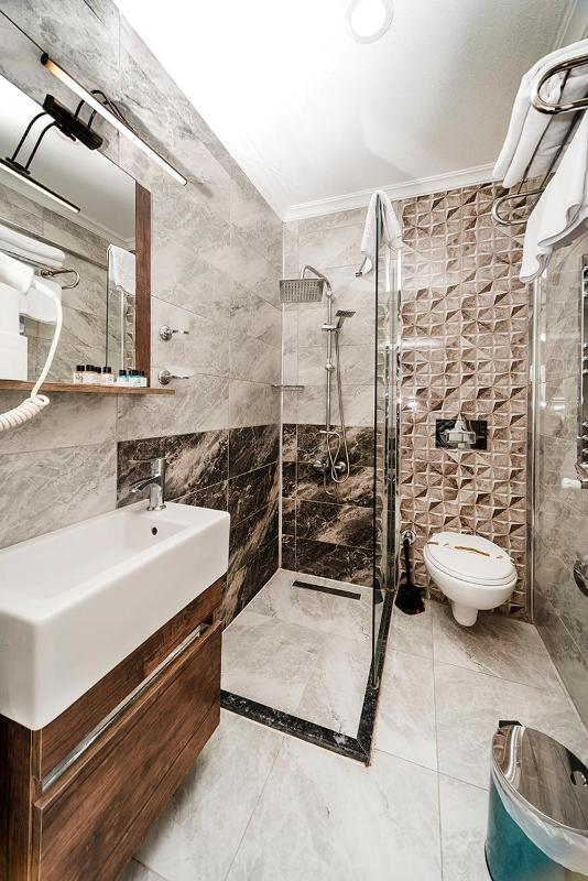 Standard Triple Room image 2