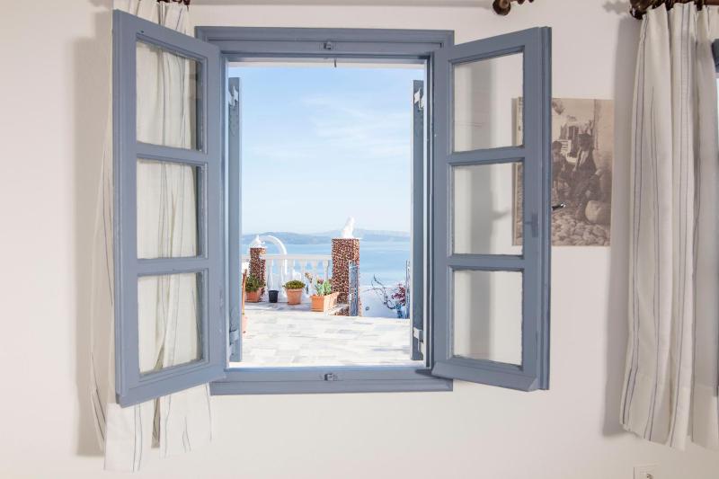 Triple Studio with Caldera View image 2
