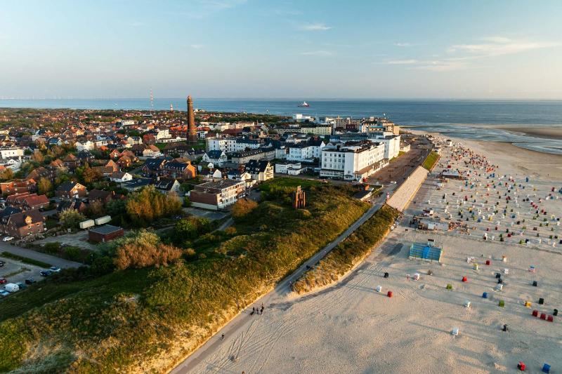 Large Single Room image 1