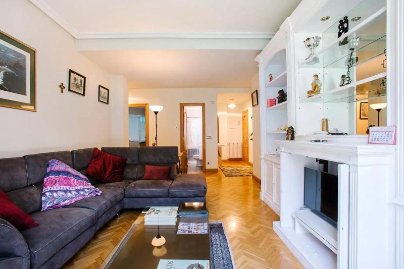 Modern apartment in Donostia 75 m² with jacuzzi. - image 1