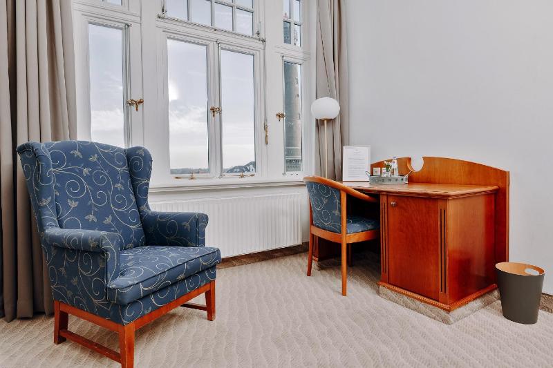 Large Single Room image 4