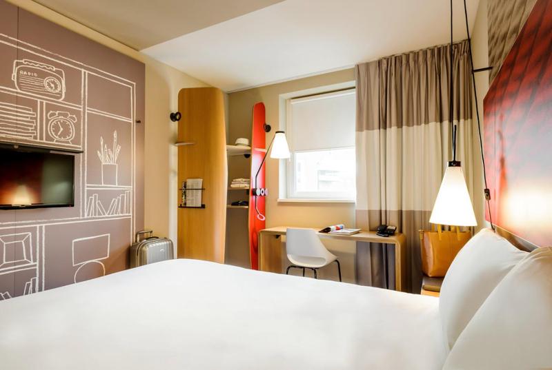 Standard Double Room image 3