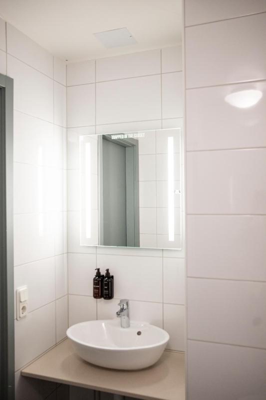 Superior Twin Room image 4
