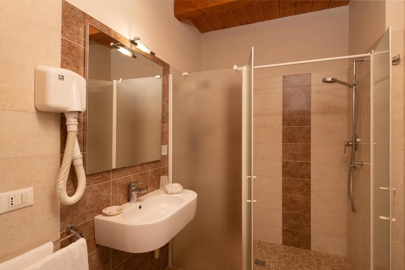 Triple Room image 2