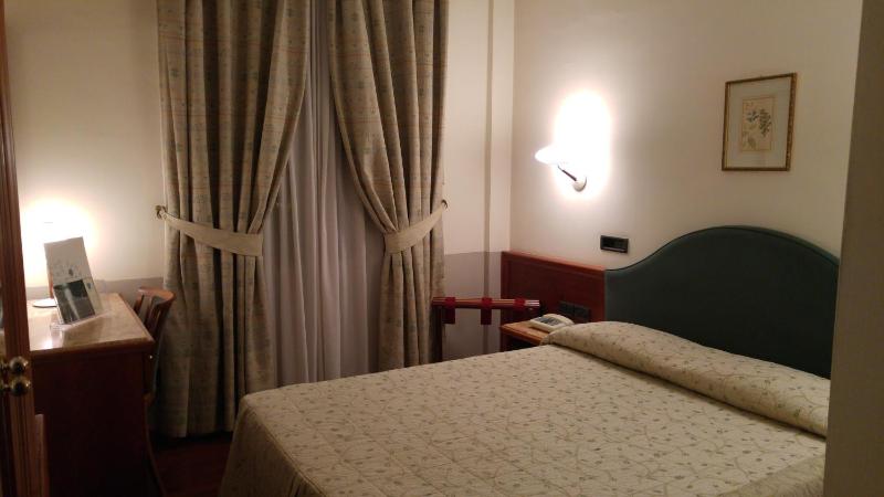 Economy Double Room image 3