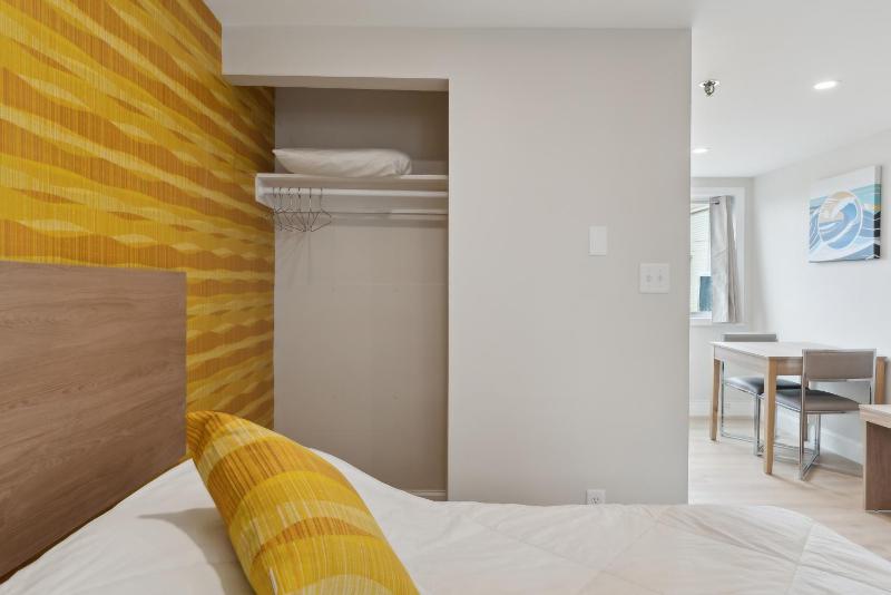 Double Room image 4
