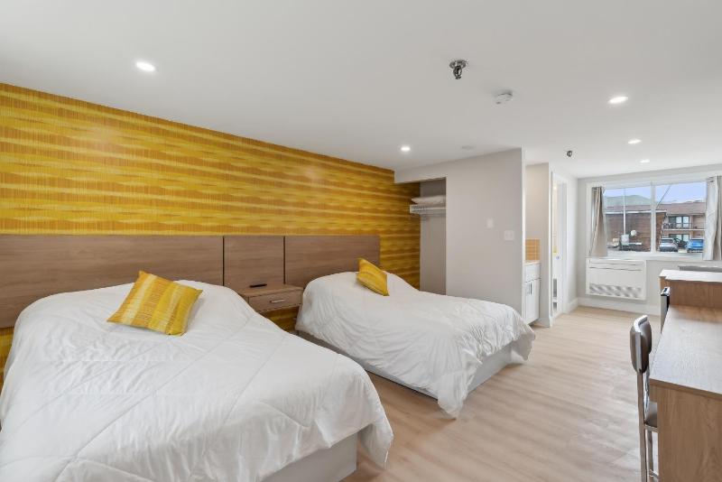 Double Room image 2