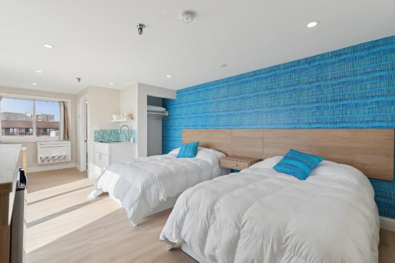 Deluxe Room image 2