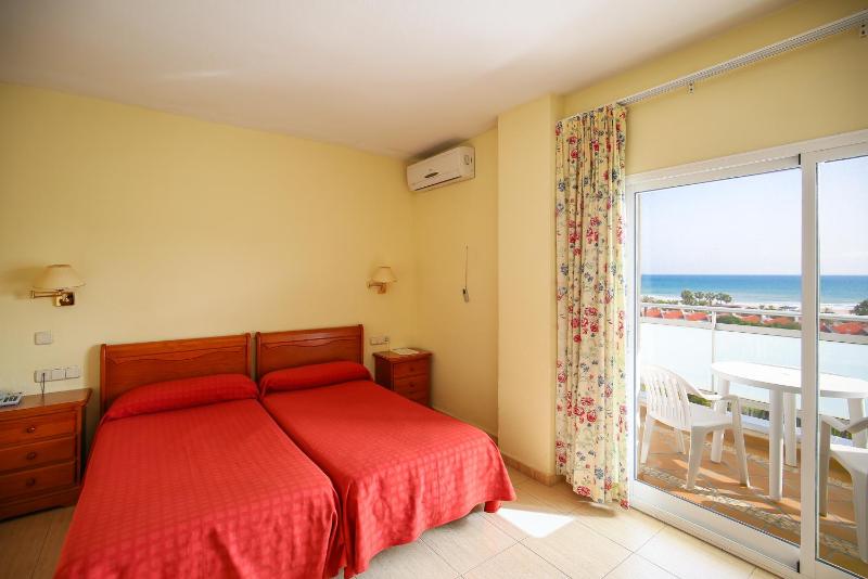 Double Room with Sea View image 1