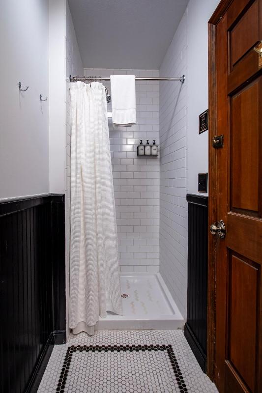 Queen Room with Shared Bathroom image 1