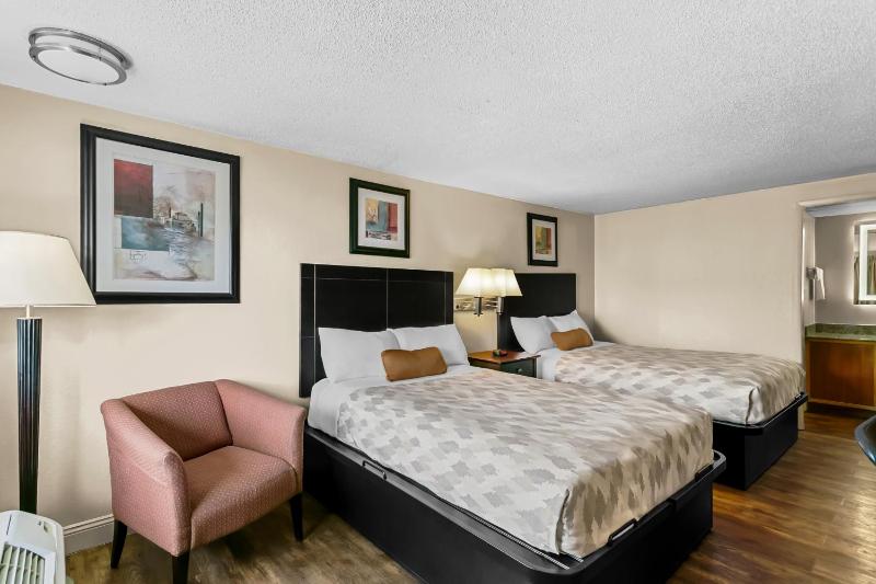 Double Room with Two Double Beds - Non-Smoking image 4
