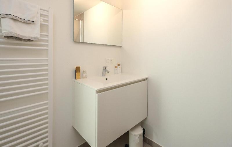 Awesome Apartment In Oostende With Wifi - image 3