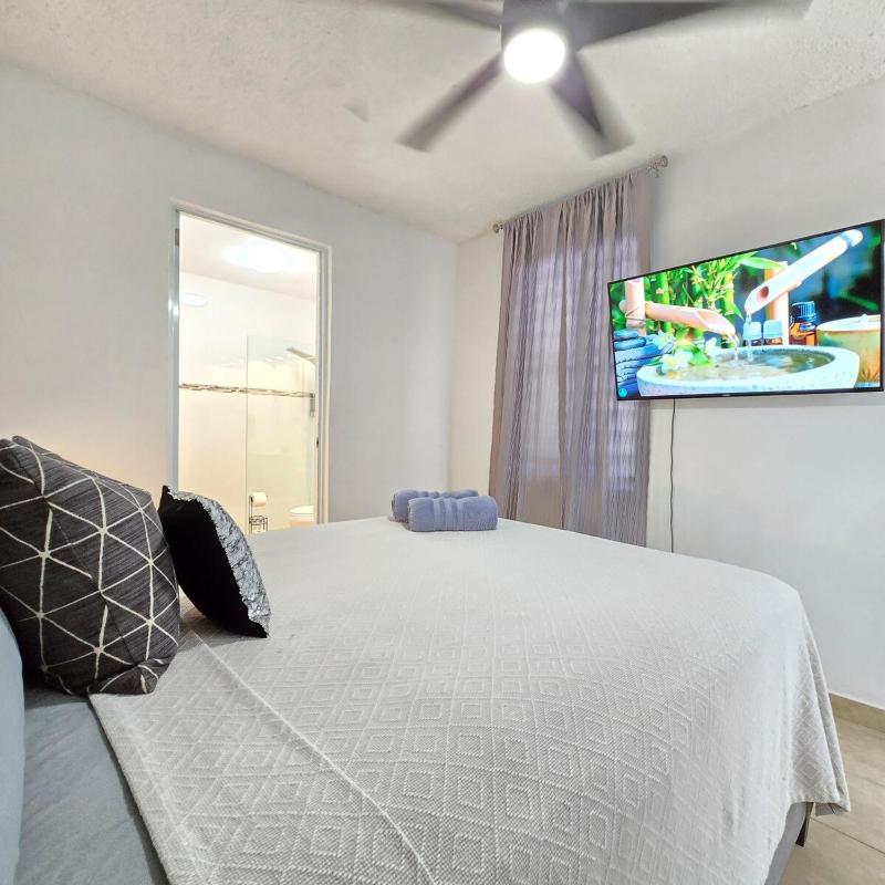 Three-Bedroom House image 2
