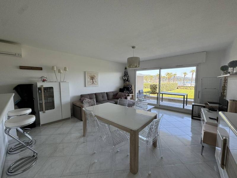 Appartement avec grande terrasse et garage à Cavalaire-sur-Mer - FR-1-100-355 - image 2