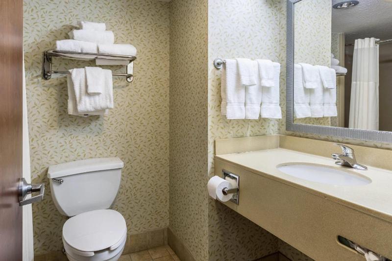 Double Room with Two Double Beds - Non-Smoking image 3