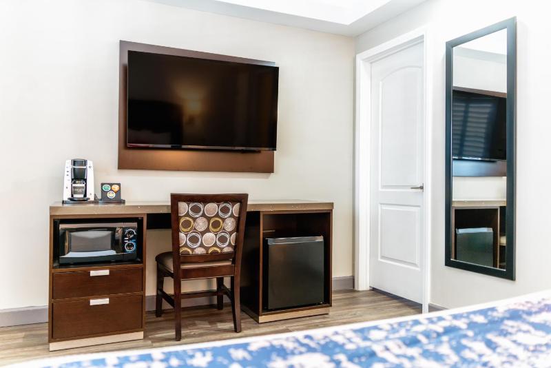 Two-Bedroom Suite image 3