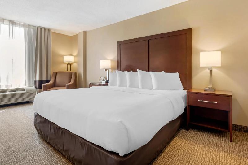 Superior King Room - Non-Smoking image 3
