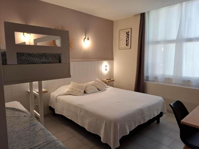 Family Room with Private Bathroom image 3