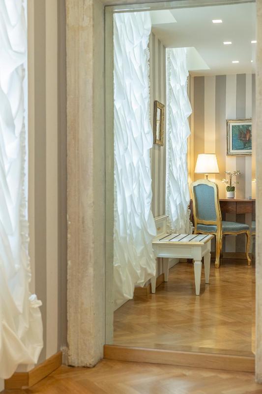 Executive Suite image 3