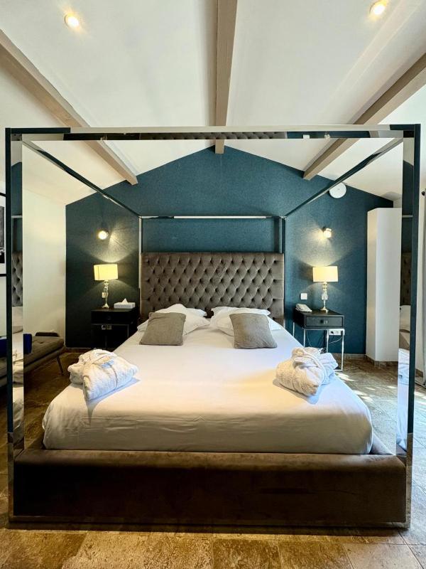 Suite with Private Pool image 1